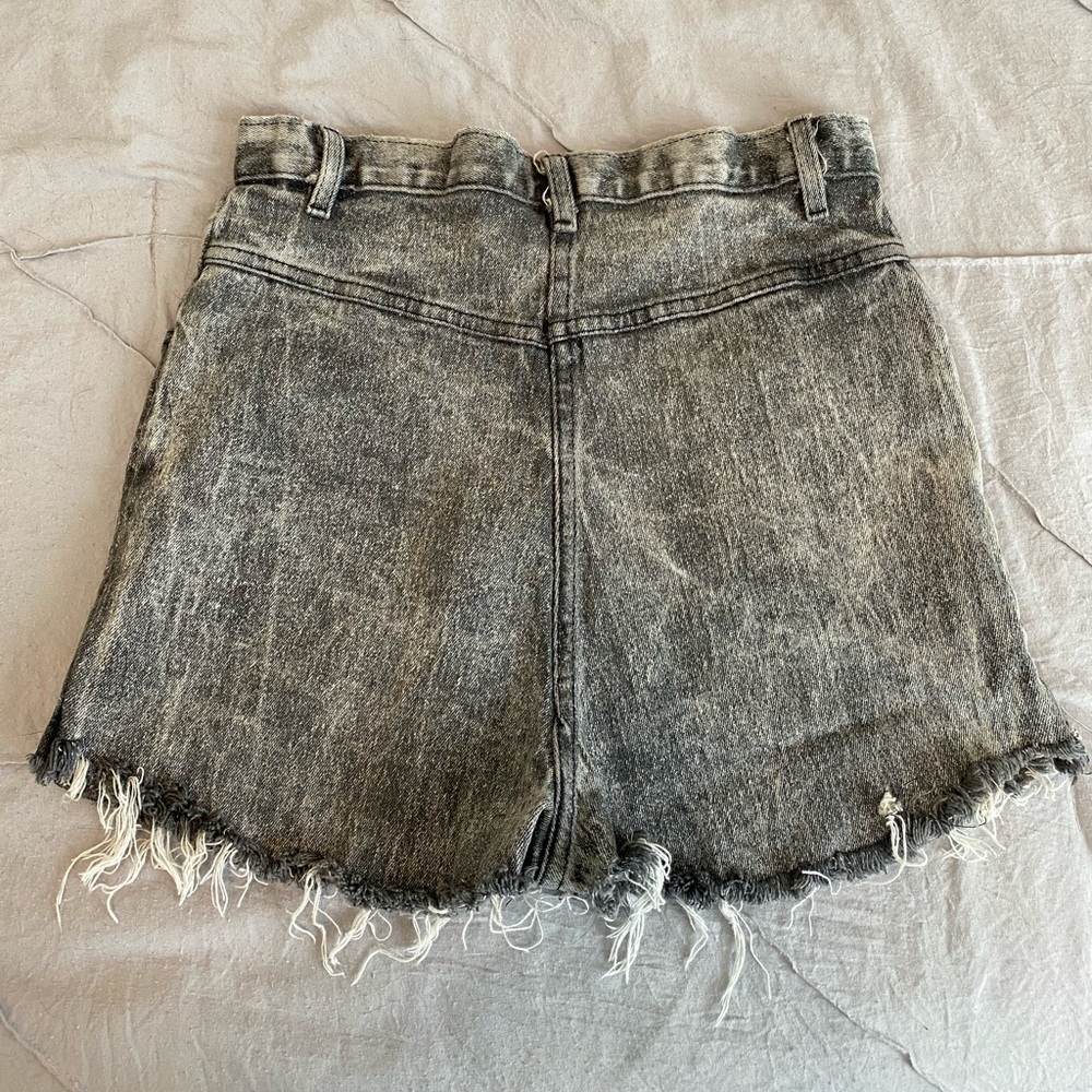 Vintage Denim Republic Cut Off Shorts in Grey Acid Wash - Picture 3 of 7
